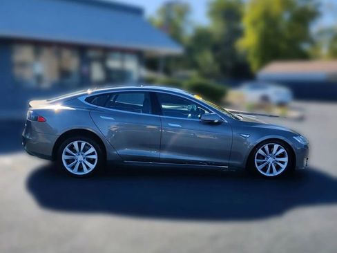 Used 2015 Tesla Model S 85D image 5