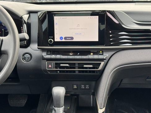 Used 2025 Toyota Camry LE image 13