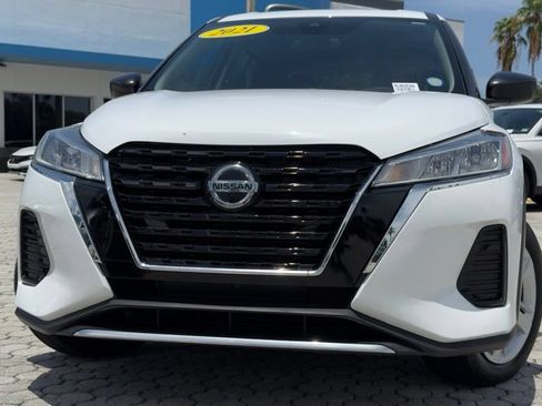 Used 2021 Nissan Kicks S FWD image 2