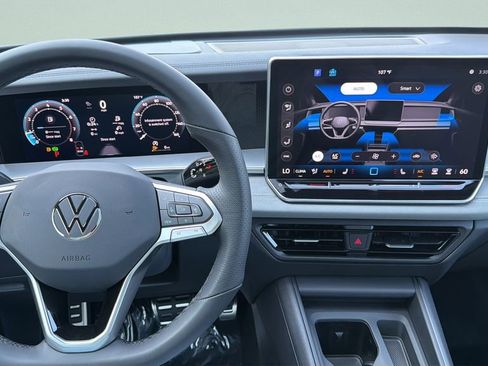New 2026 Volkswagen Tiguan SE R-Line FWD image 25
