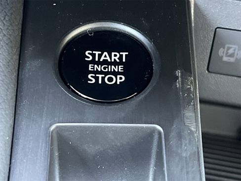 New 2025 Nissan Kicks SR image 5