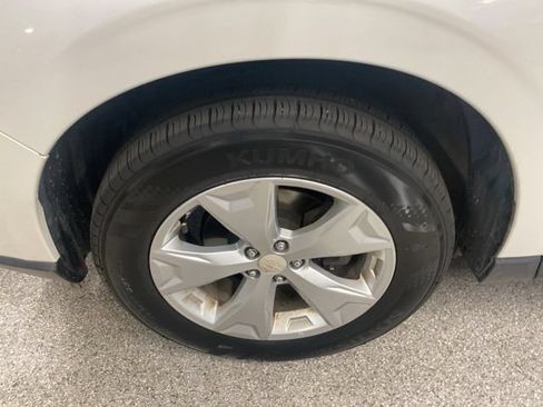 Used 2015 Subaru Forester 2.5i Premium w/ All-Weather Package AWD/4WD image 11