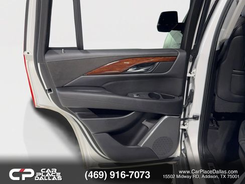 Used 2019 Cadillac Escalade Luxury image 22