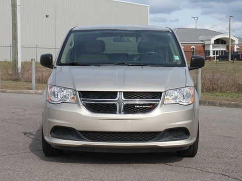 Used 2016 Dodge Grand Caravan SE w/ Quick Order Package 29E SE image 3