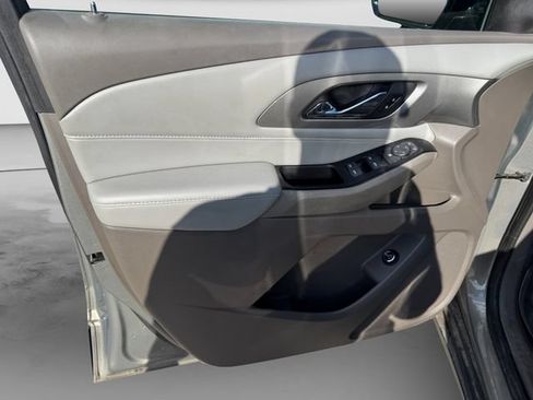 Used 2018 Chevrolet Traverse LT FWD image 10