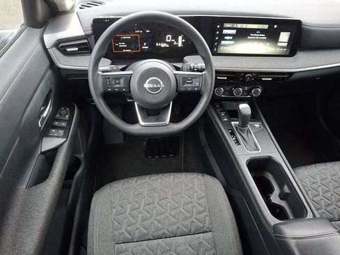 Certified 2025 Nissan Kicks SV image 11