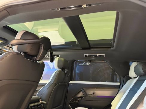 New 2025 Land Rover Range Rover Sport Dynamic SE AWD/4WD image 13