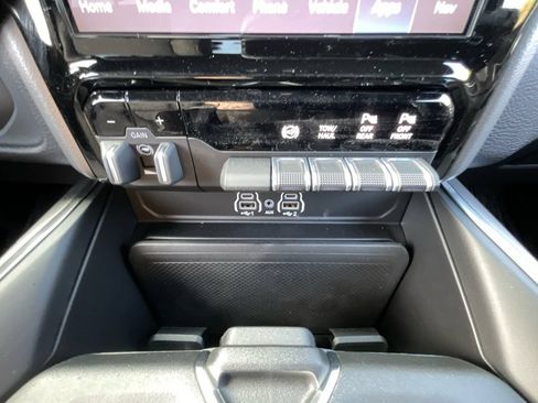 New 2026 RAM 2500 Big Horn AWD/4WD image 27