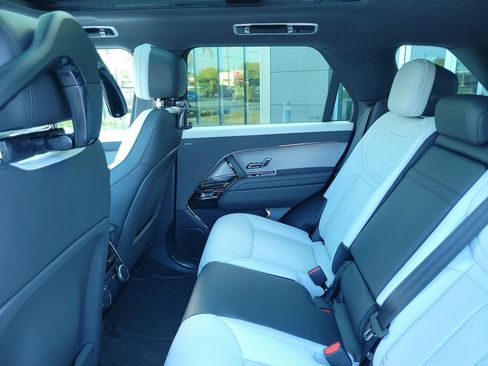 New 2026 Land Rover Range Rover Sport Dynamic SE AWD/4WD image 16