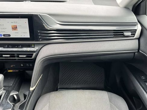 Used 2025 Toyota Camry LE FWD image 18