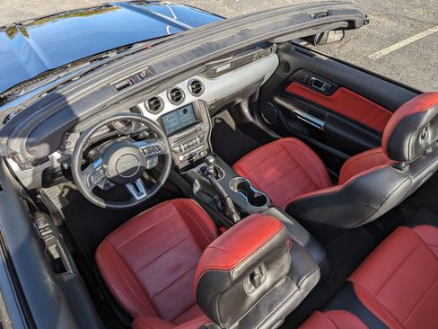 Used 2017 Ford Mustang GT Premium image 44