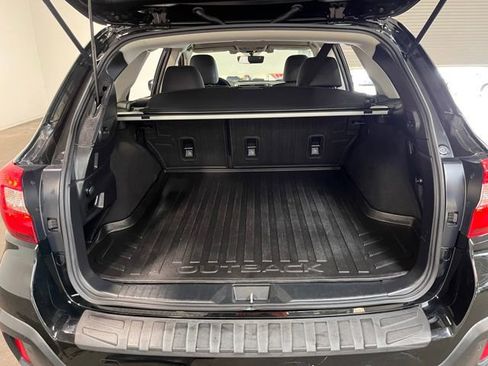 Used 2018 Subaru Outback 3.6R Limited image 16