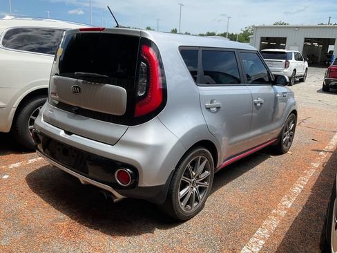 Used 2017 Kia Soul ! w/ Tech Package FWD image 6