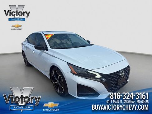 Used 2023 Nissan Altima 2.5 SR w/ SR Premium Package FWD image 1