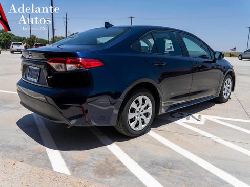 Used 2025 Toyota Corolla LE FWD image 3