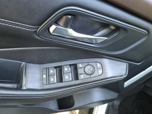 Used 2023 Nissan Rogue SV w/ SV Premium B Package AWD/4WD image 18