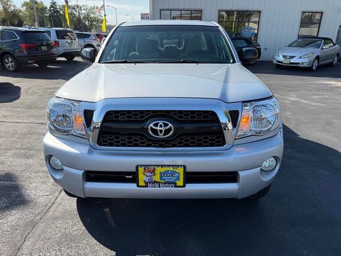 Used 2011 Toyota Tacoma 4x4 Double Cab image 3