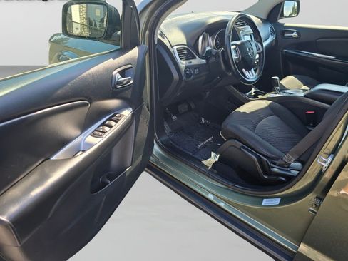 Used 2016 Dodge Journey SE w/ Flexible Seating Group FWD image 20