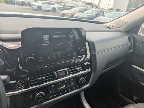 Certified 2023 Nissan Pathfinder SL w/ SL Premium Package AWD/4WD image 19