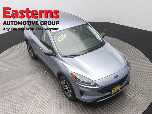 Used 2022 Ford Escape SE w/ Convenience Package FWD image 3