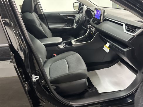 New 2025 Toyota RAV4 XLE image 32