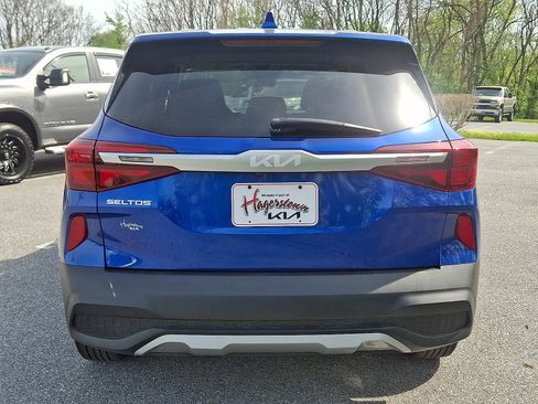 Used 2023 Kia Seltos LX AWD/4WD image 5