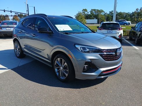 Used 2020 Buick Encore GX Essence w/ Experience Buick Package image 3