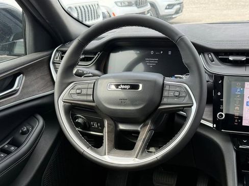 New 2026 Jeep Grand Cherokee Altitude image 15