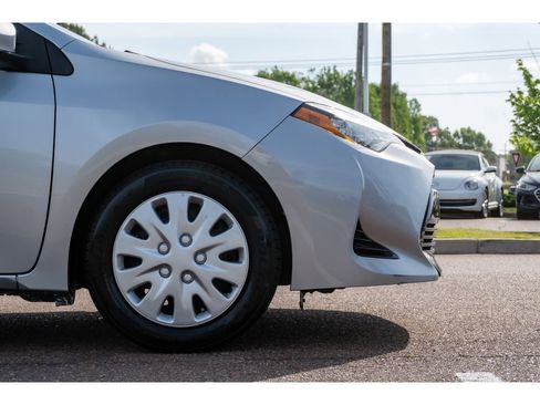 Used 2017 Toyota Corolla LE w/ Carpet Mat Package (TMS) image 10