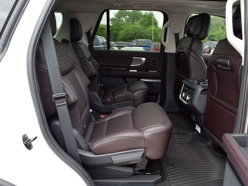 New 2026 Ford Expedition Platinum image 24