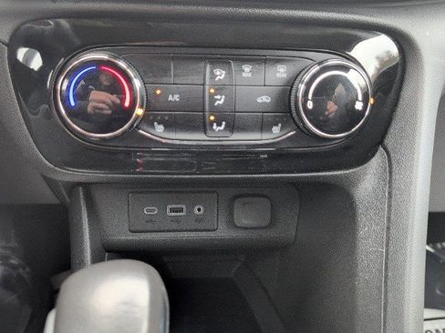 Certified 2022 Buick Encore GX Preferred w/ Cold Weather Comfort Package image 16