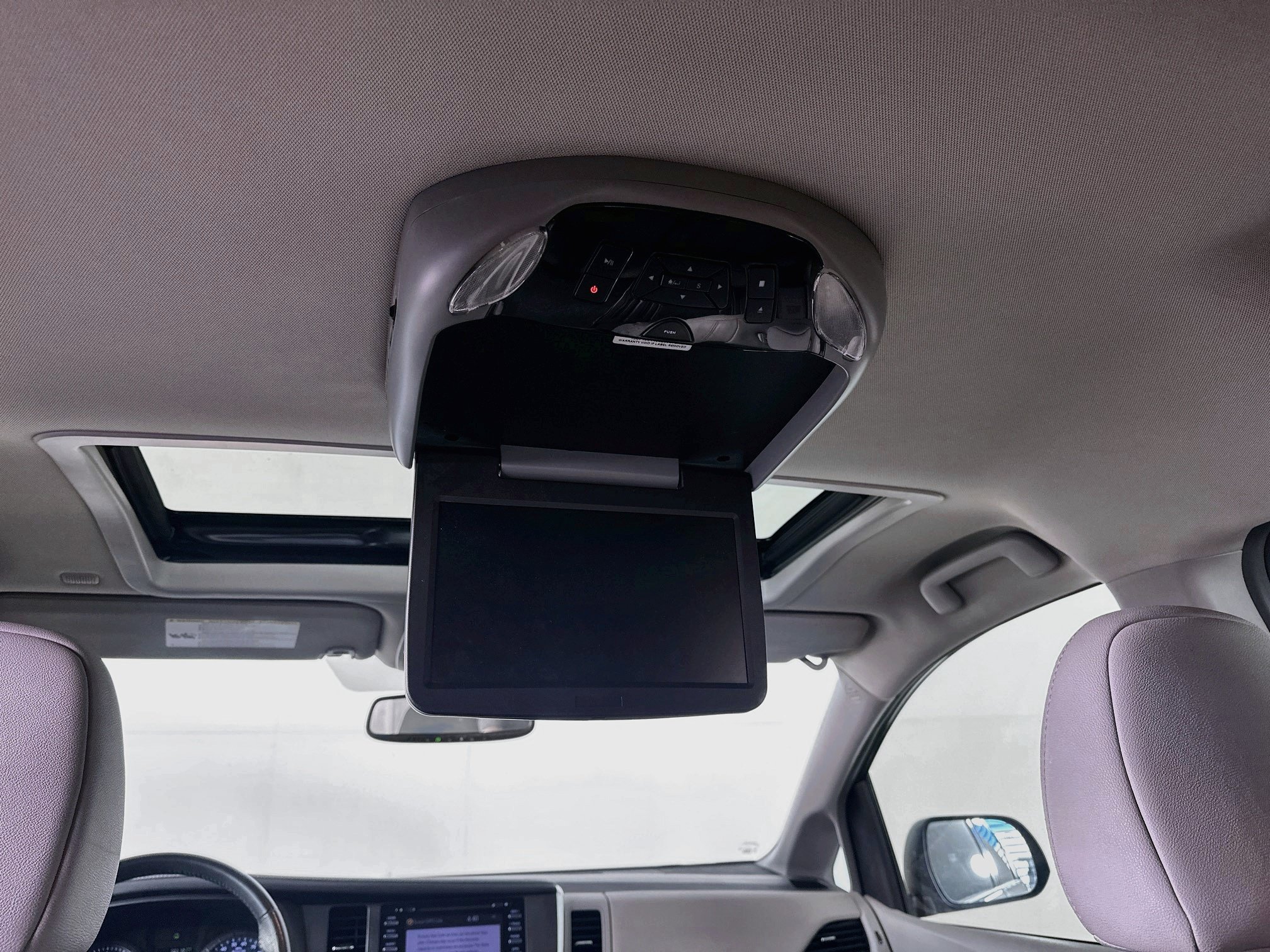 Used 2019 Toyota Sienna XLE FWD image 38