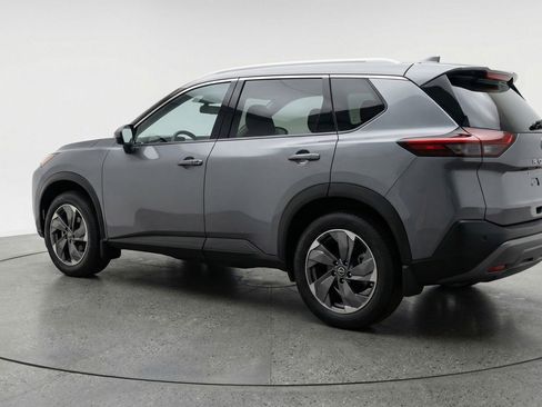 Used 2025 Nissan Rogue SV image 6