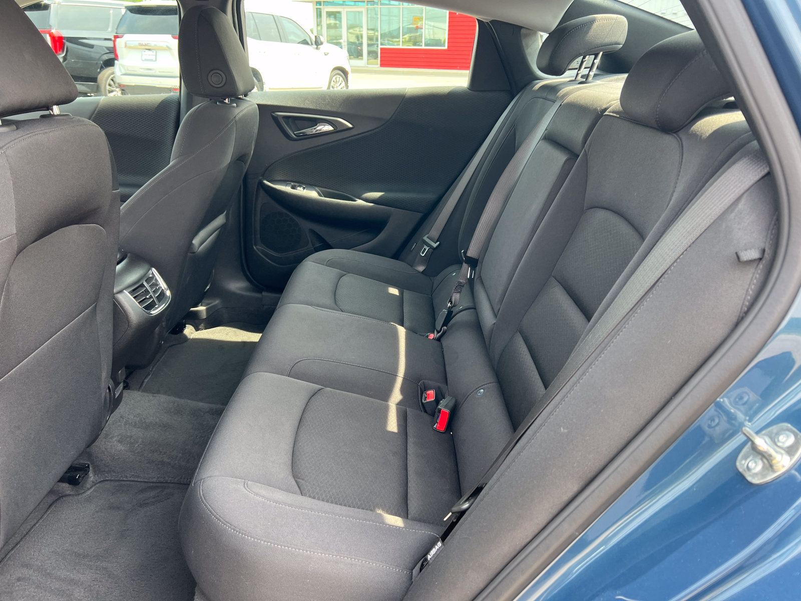Used 2025 Chevrolet Malibu LT FWD image 4