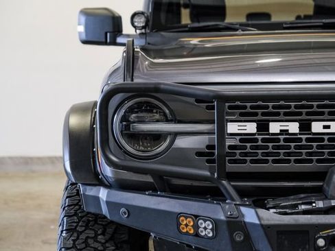 Used 2021 Ford Bronco Badlands image 3