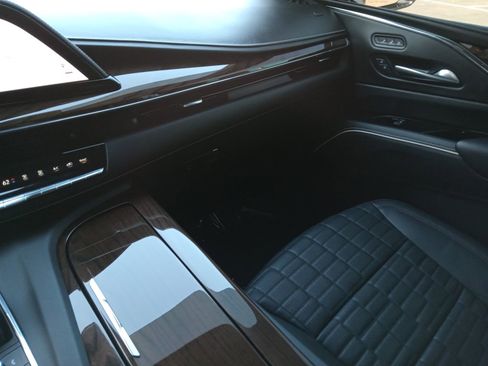 Certified 2023 Cadillac Escalade Sport Platinum w/ LPO, ONYX Package AWD/4WD image 20