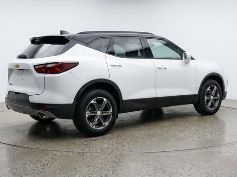 Used 2025 Chevrolet Blazer LT FWD image 9