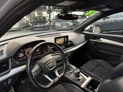 Used 2018 Audi SQ5 Premium Plus w/ Navigation Package image 17