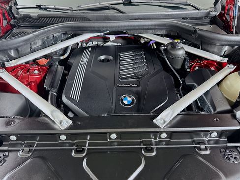 Used 2022 BMW X6 xDrive40i w/ M Sport Package image 32