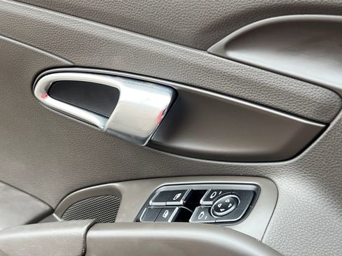 Used 2018 Porsche 718 Cayman S image 26