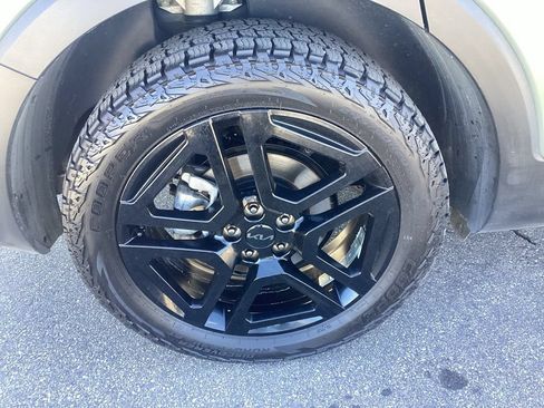 Certified 2025 Kia Telluride SX Prestige X-Line AWD/4WD image 9