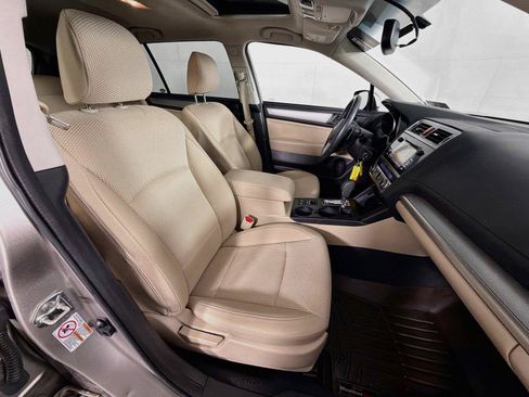 Used 2017 Subaru Outback 2.5i Premium AWD/4WD image 29