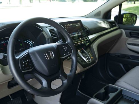 Used 2024 Honda Odyssey EX image 16