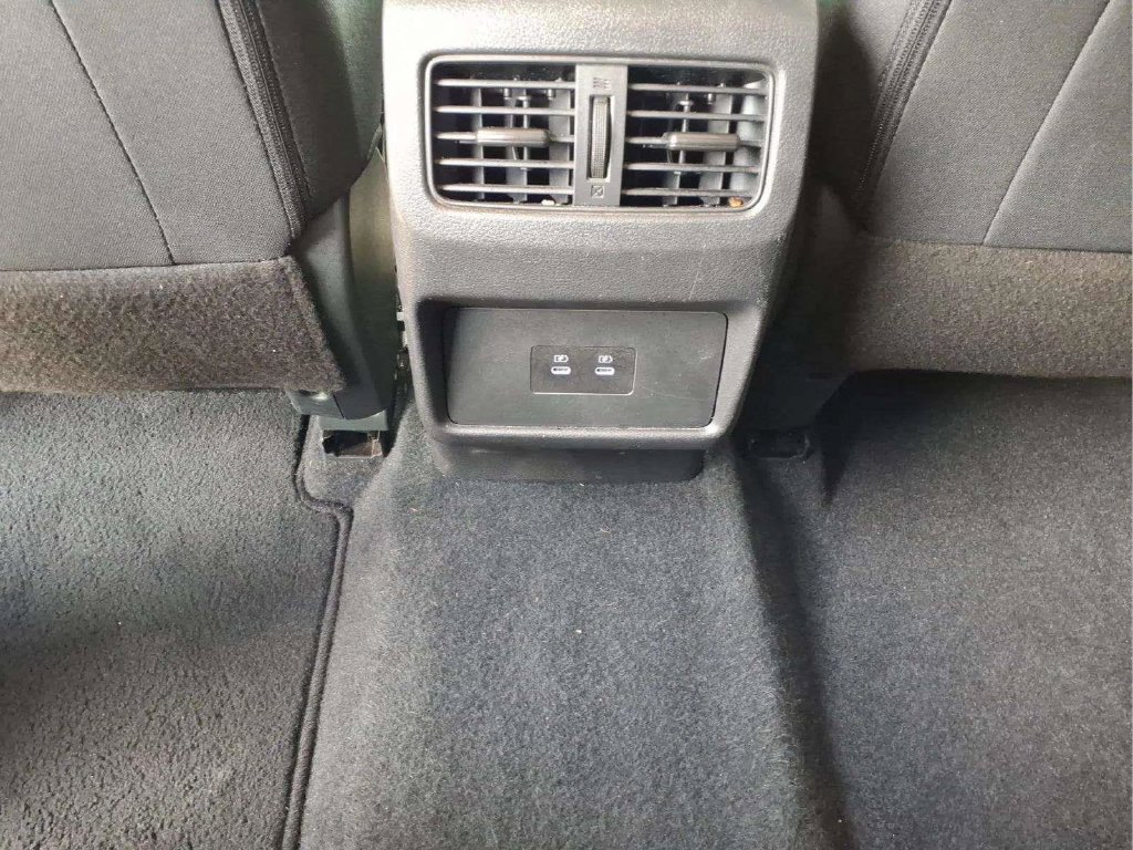 Used 2026 Nissan Rogue SV FWD image 13