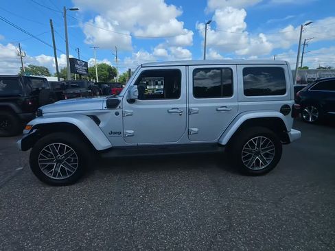 Used 2024 Jeep Wrangler High Altitude AWD/4WD image 21