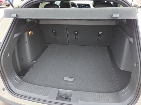 New 2026 Chevrolet Trax RS w/ Sunroof Package FWD image 6