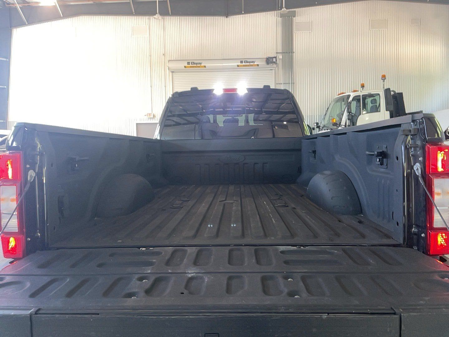 Used 2022 Ford F350 Lariat w/ Lariat Ultimate Package AWD/4WD image 23