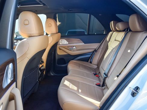 Used 2025 Mercedes-Benz GLE 450e 4MATIC image 18