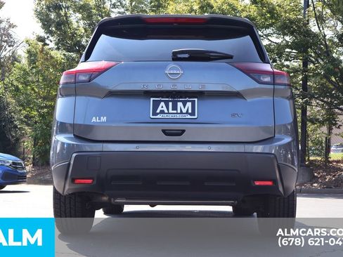 Used 2024 Nissan Rogue SV FWD image 6