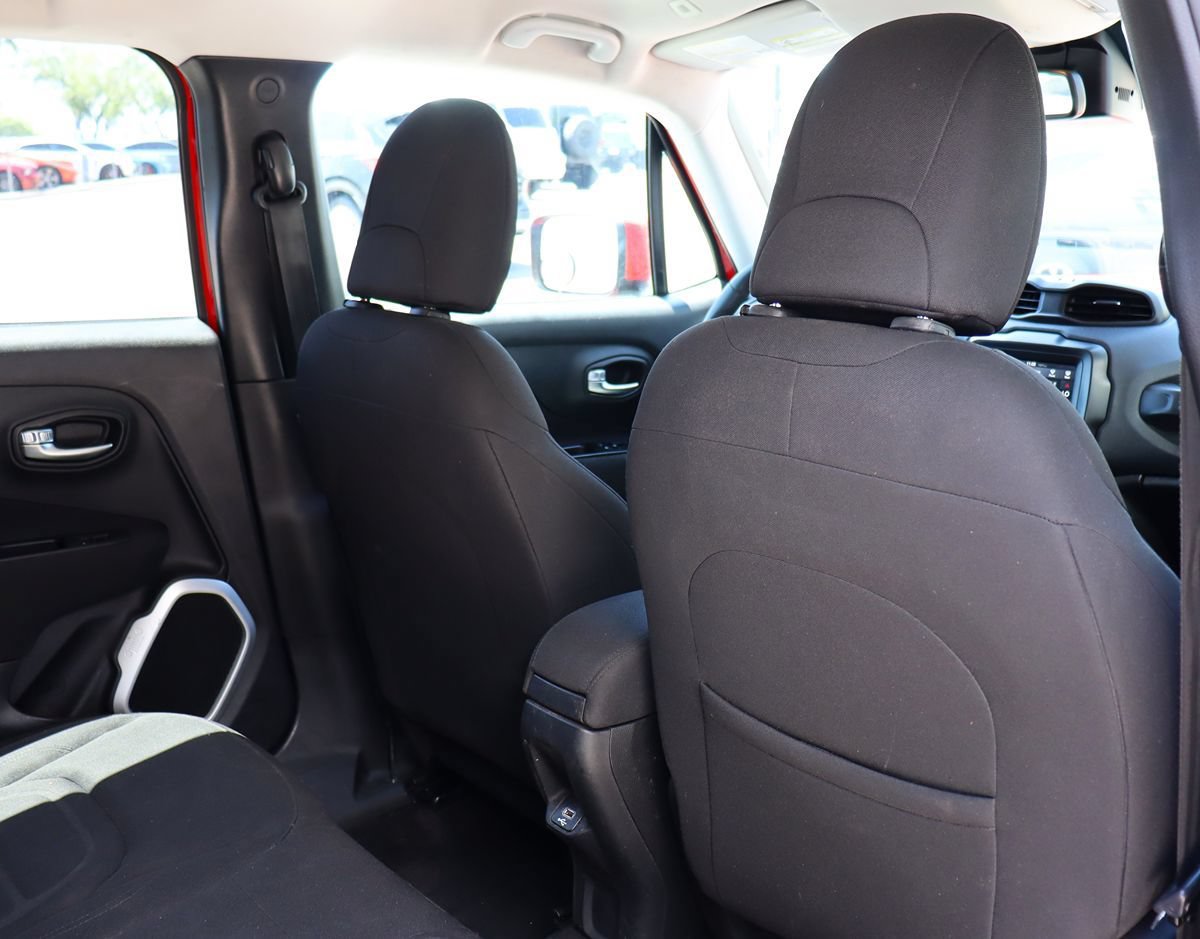 Used 2018 Jeep Renegade Latitude FWD image 28